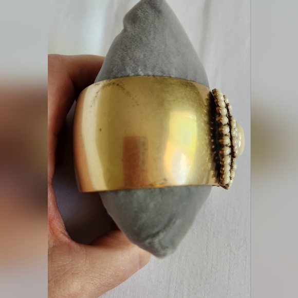 Stella & Dot Havana Statement Brass Cuff  Ivory Cabochons Medallio - Picture 9 of 10